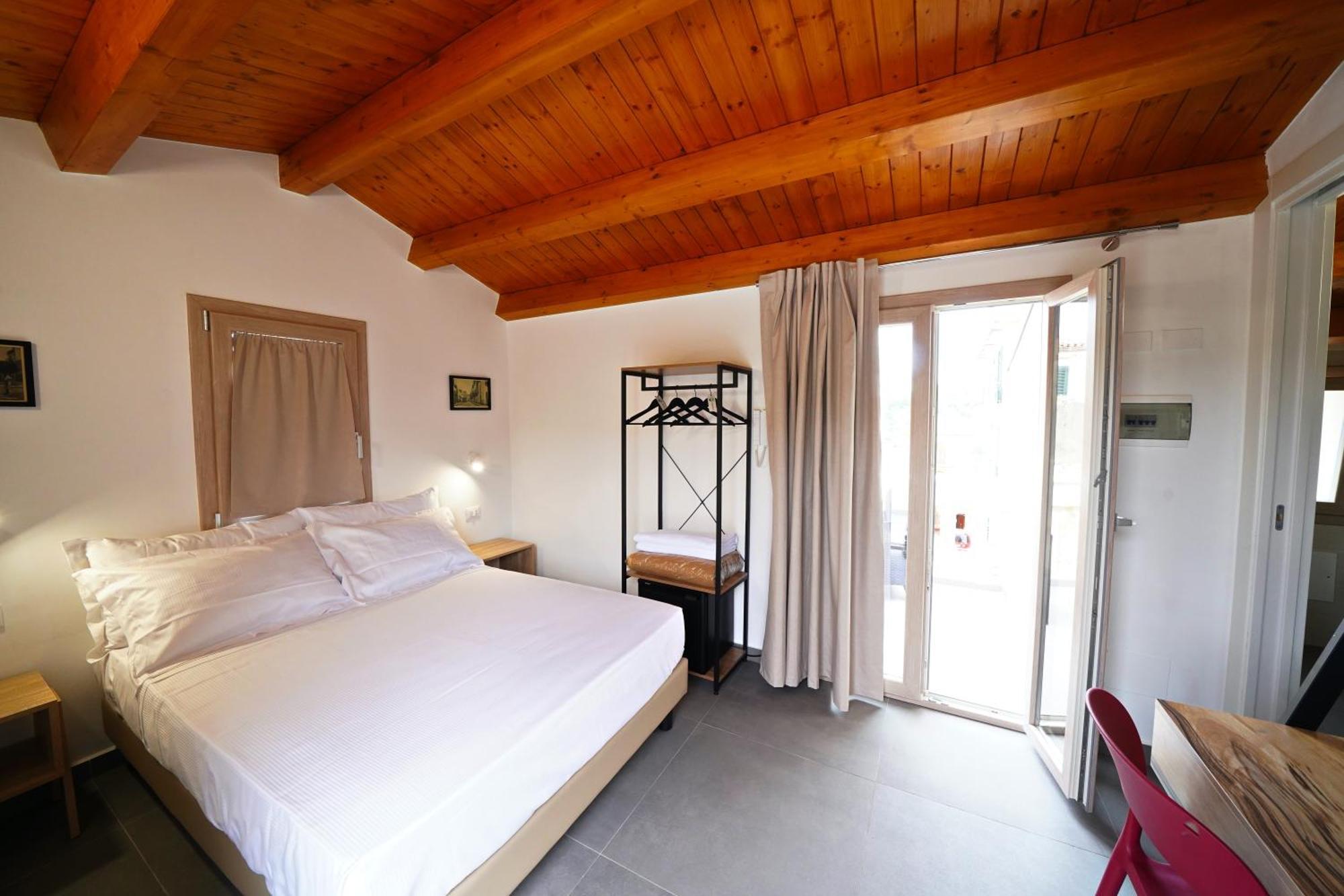 Ducas Rooms And Suite Lascari Luaran gambar