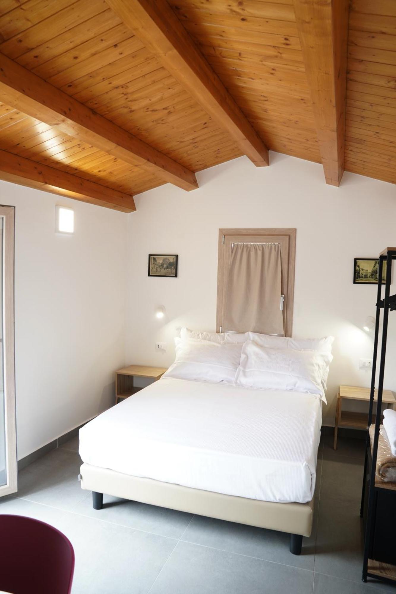 Ducas Rooms And Suite Lascari Luaran gambar