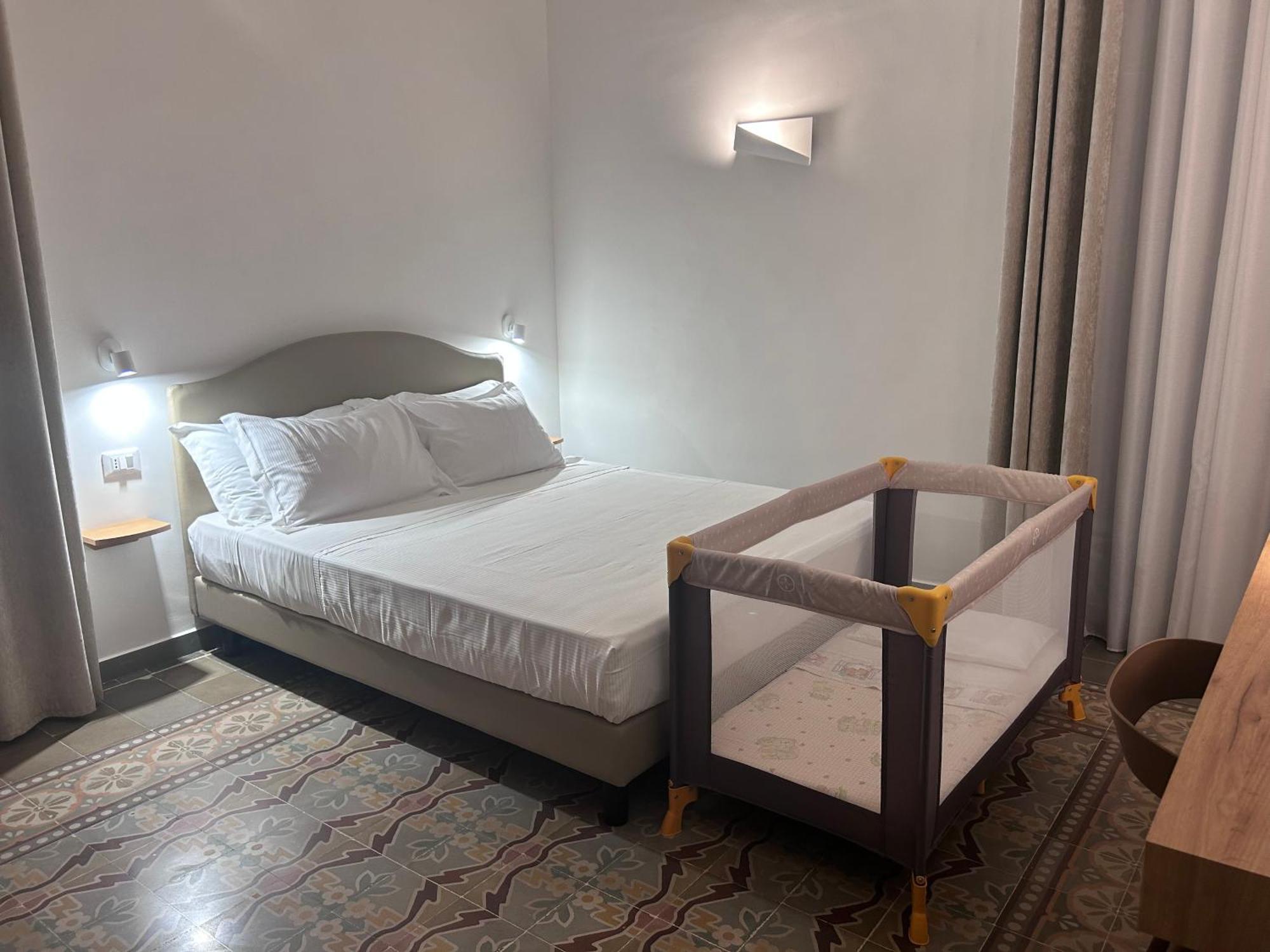 Ducas Rooms And Suite Lascari Luaran gambar